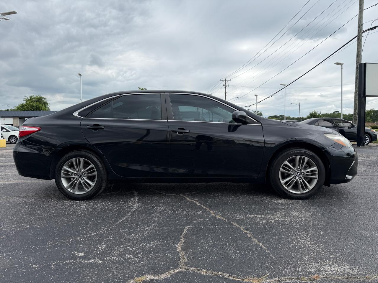 Toyota Camry SE 2017