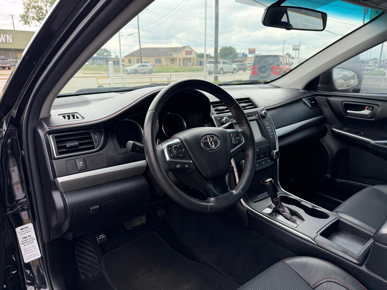 Toyota Camry SE 2017
