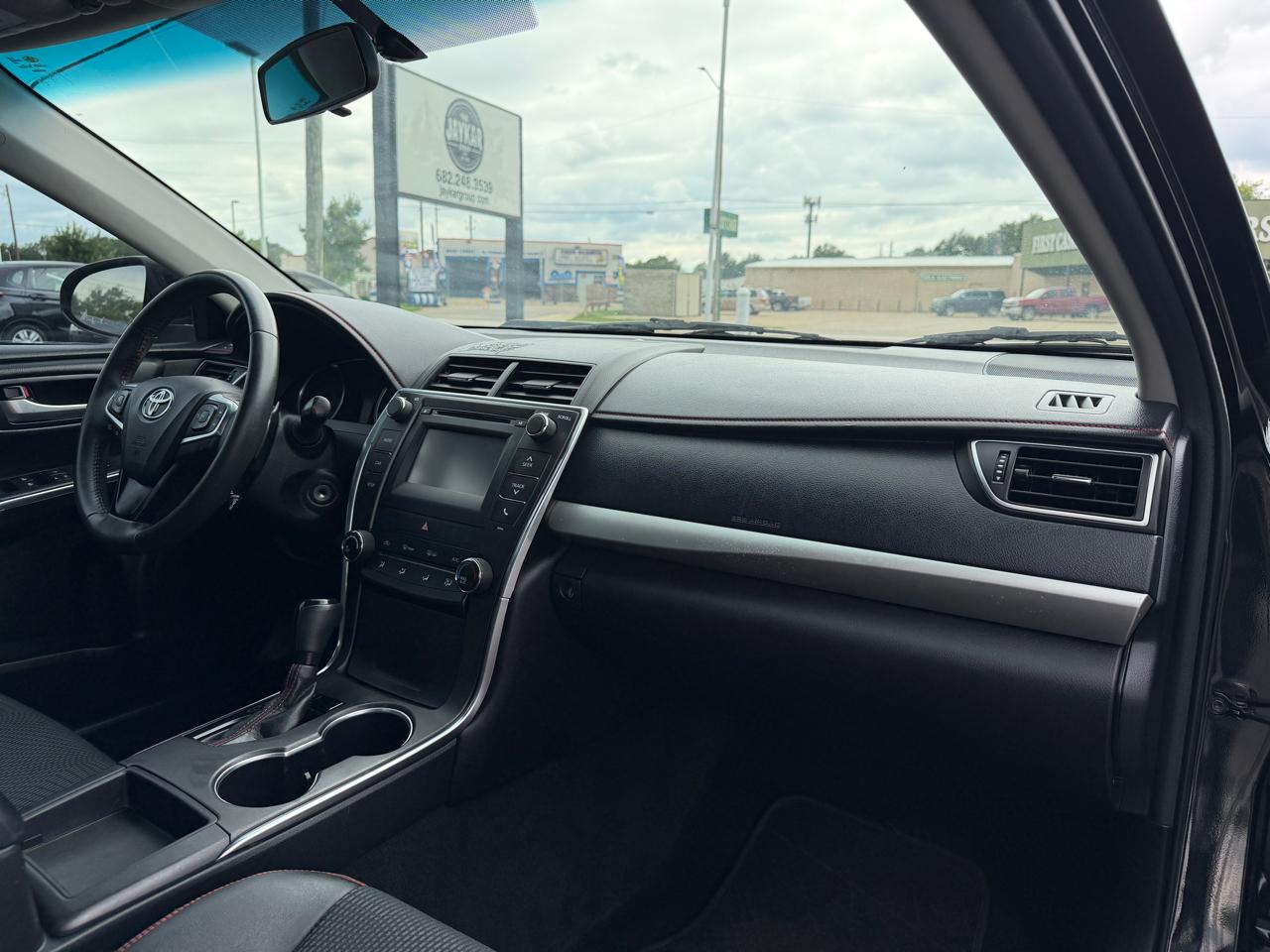 Toyota Camry SE 2017