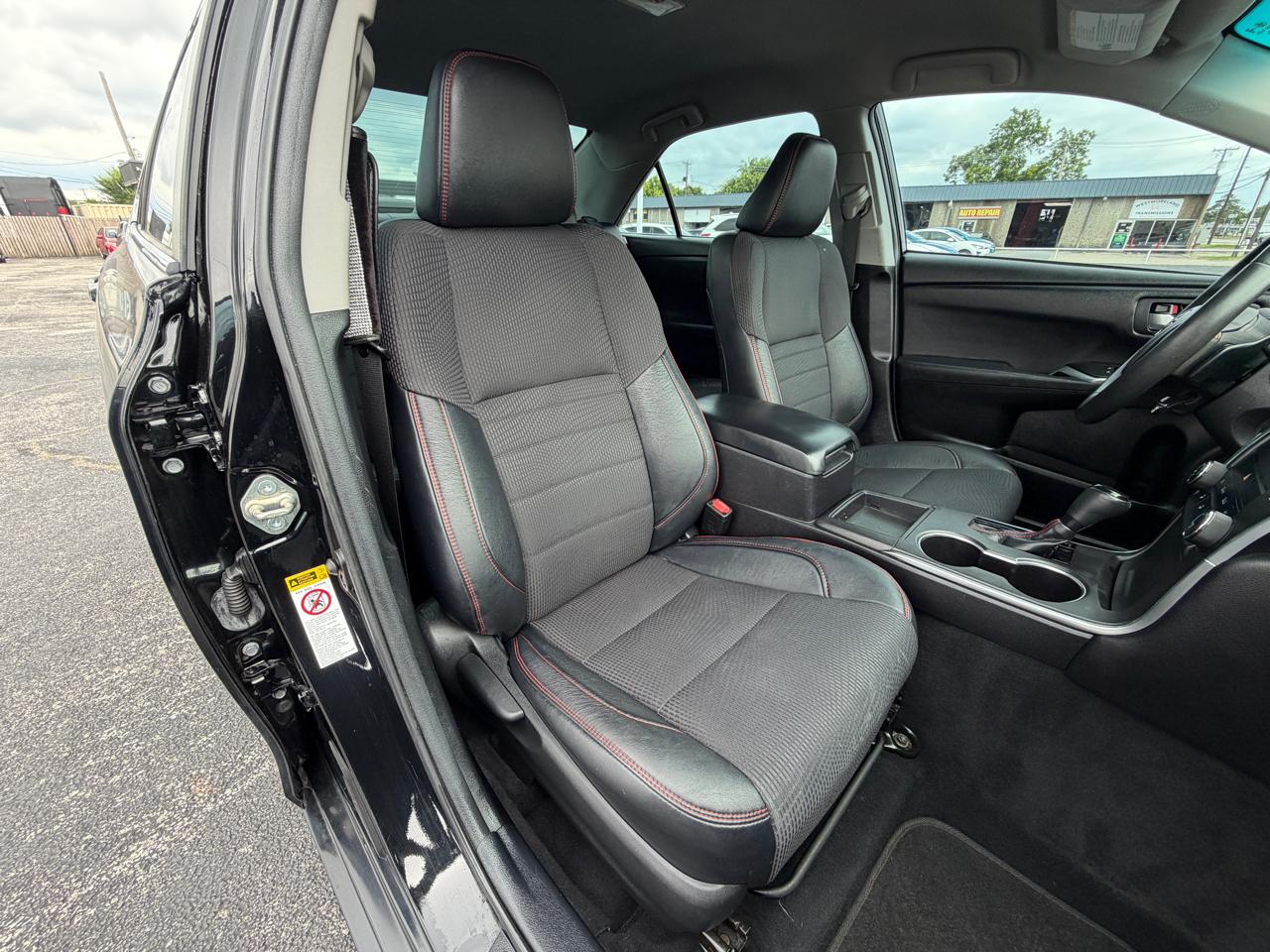 Toyota Camry SE 2017