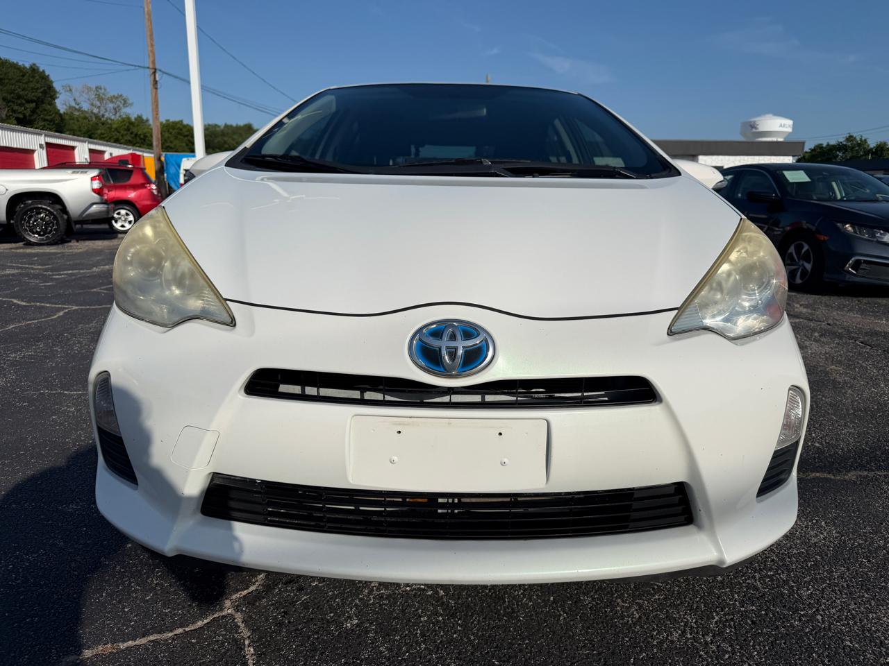 Toyota Prius c Three 2012