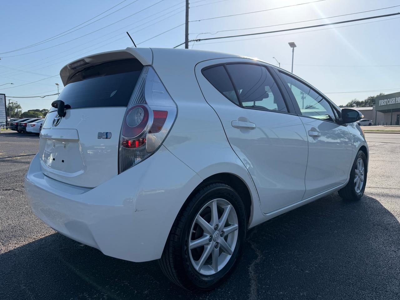 Toyota Prius c Three 2012