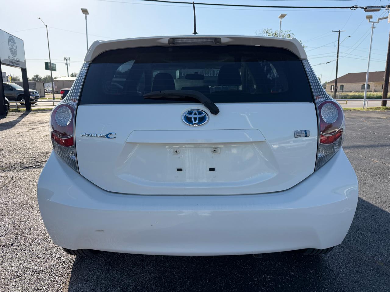 Toyota Prius c Three 2012