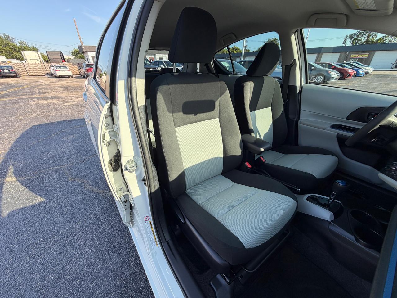 Toyota Prius c Three 2012