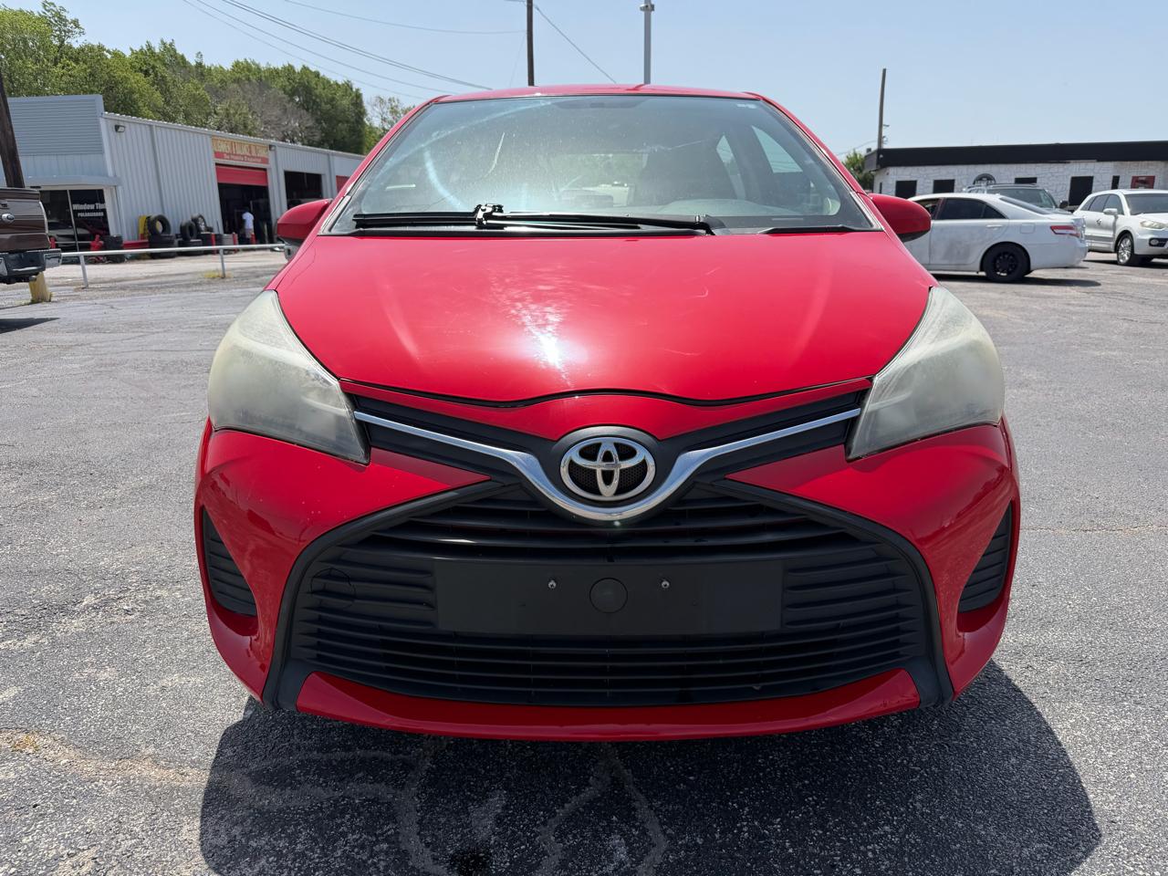 Toyota Yaris LE 5-Door AT 2015