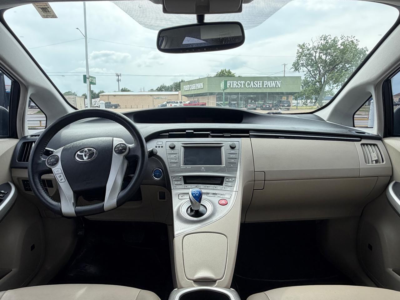 Toyota Prius Four 2015