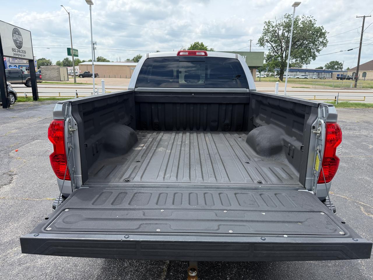 Toyota Tundra SR5 5.7L V8 Double Cab 2WD 2014