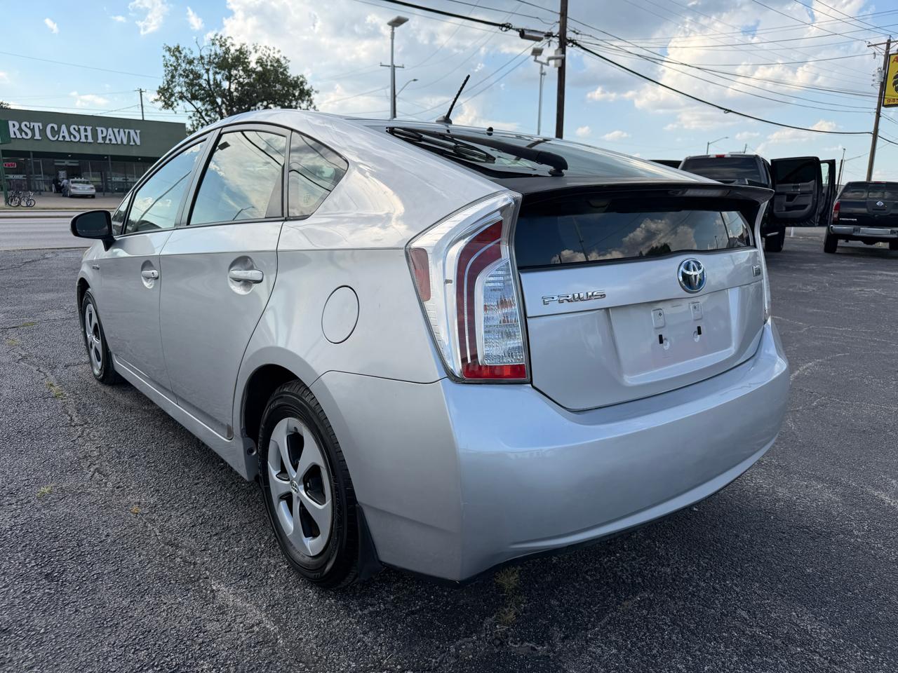 Toyota Prius Prius V 2012