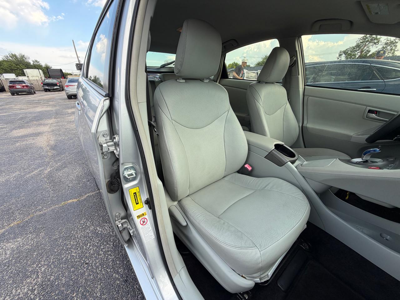 Toyota Prius Prius V 2012