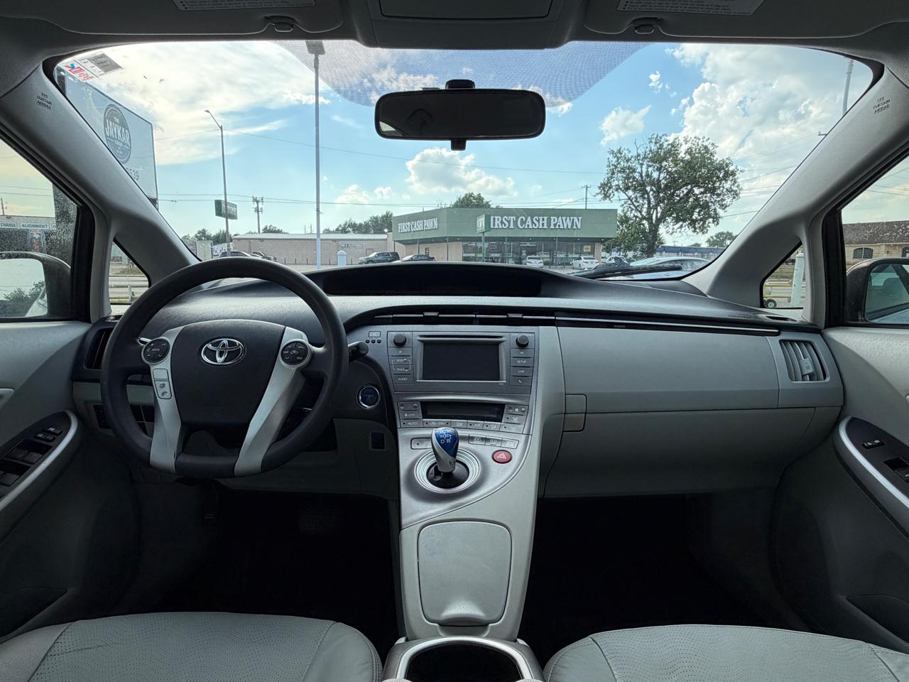 Toyota Prius Prius V 2012