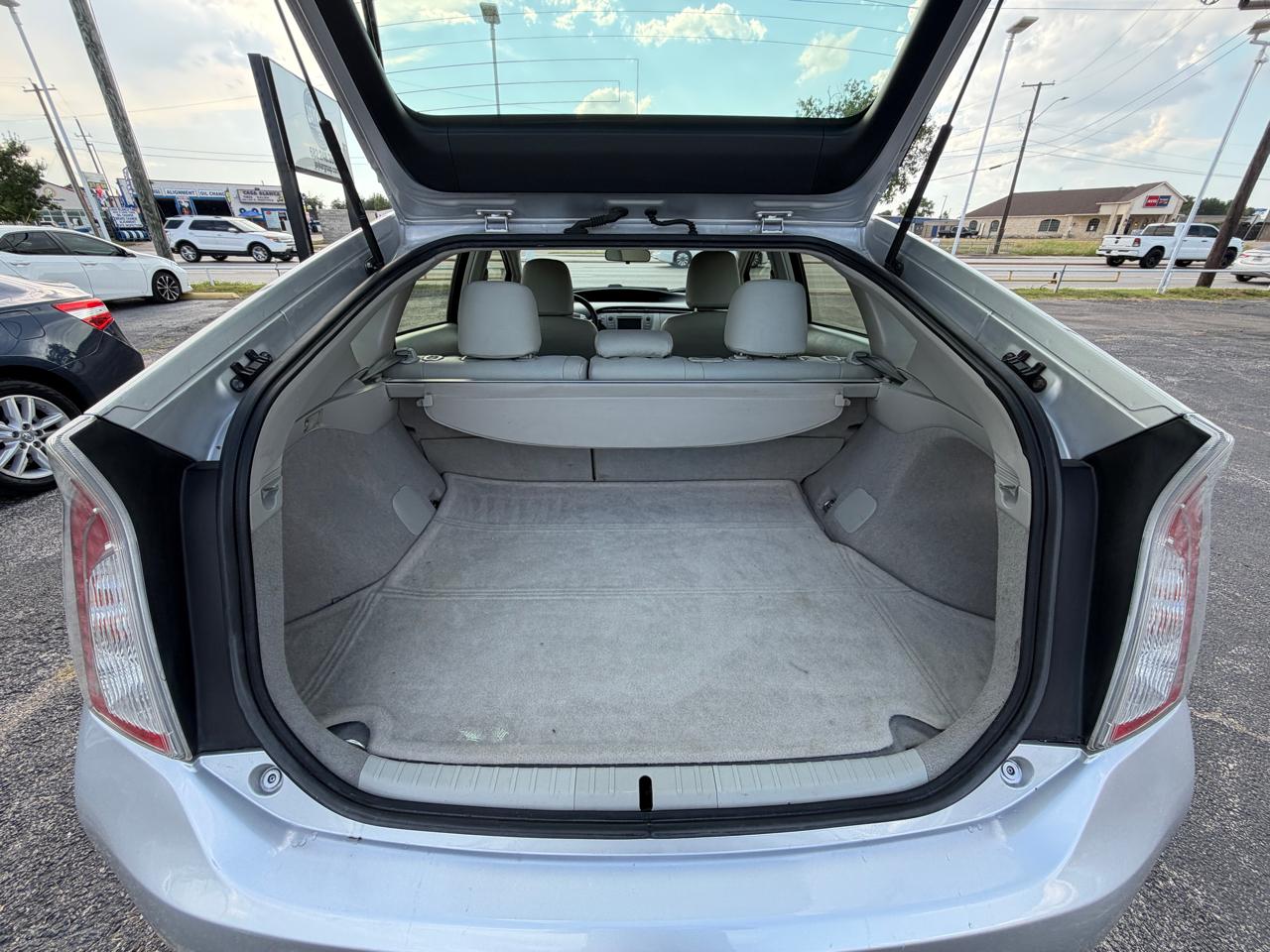 Toyota Prius Prius V 2012
