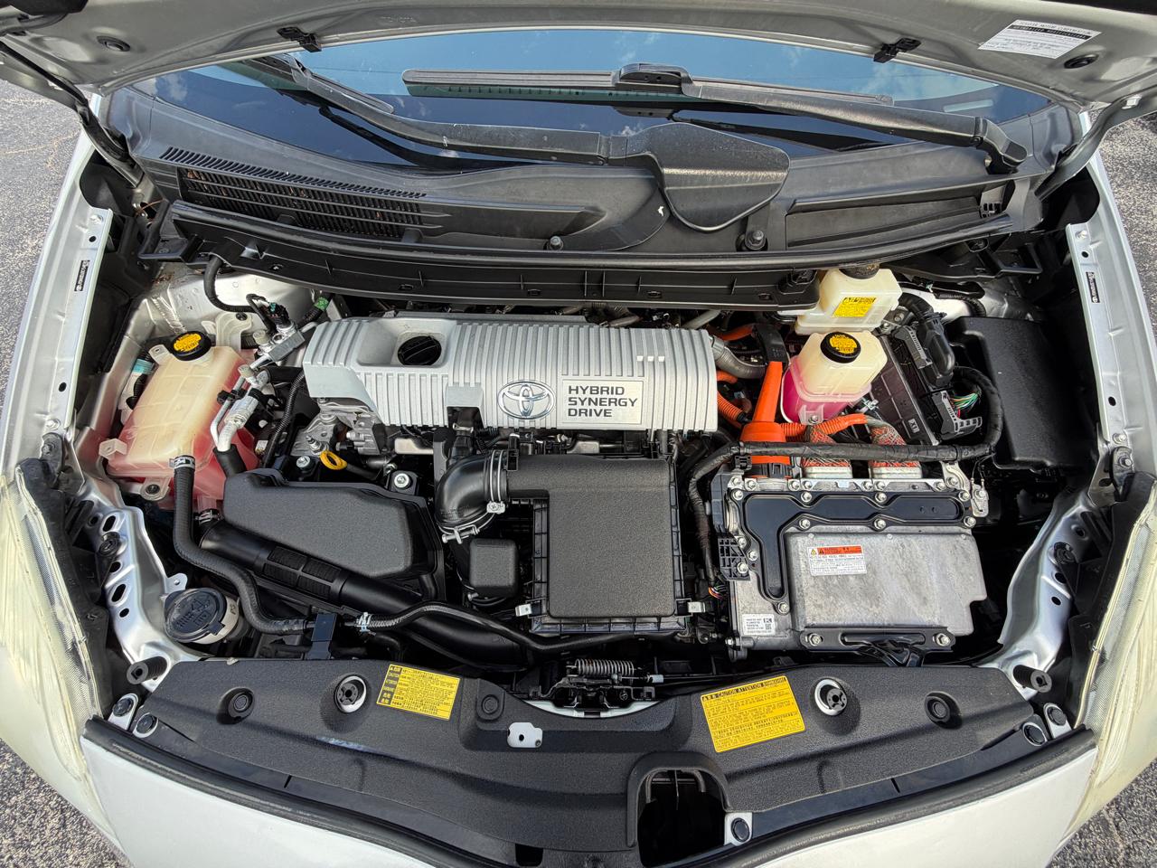 Toyota Prius Prius V 2012