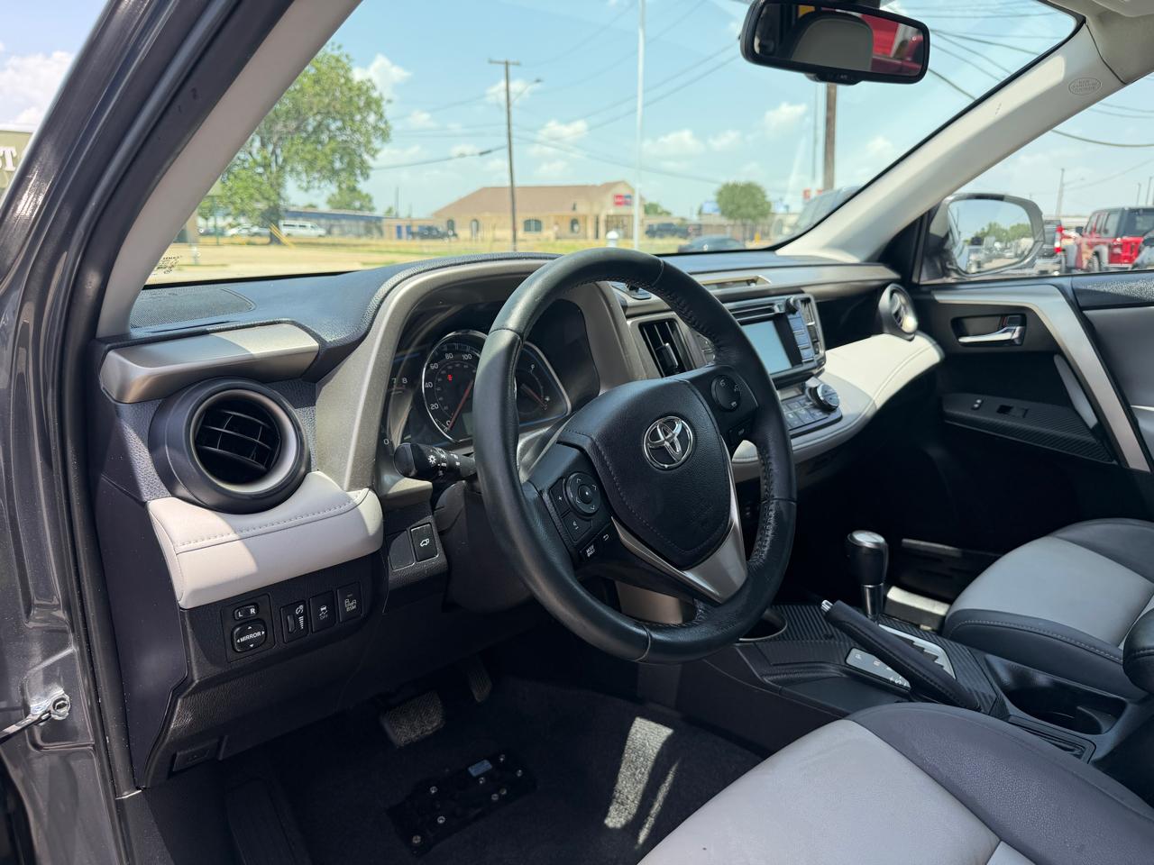 Toyota RAV4 Limited FWD 2015