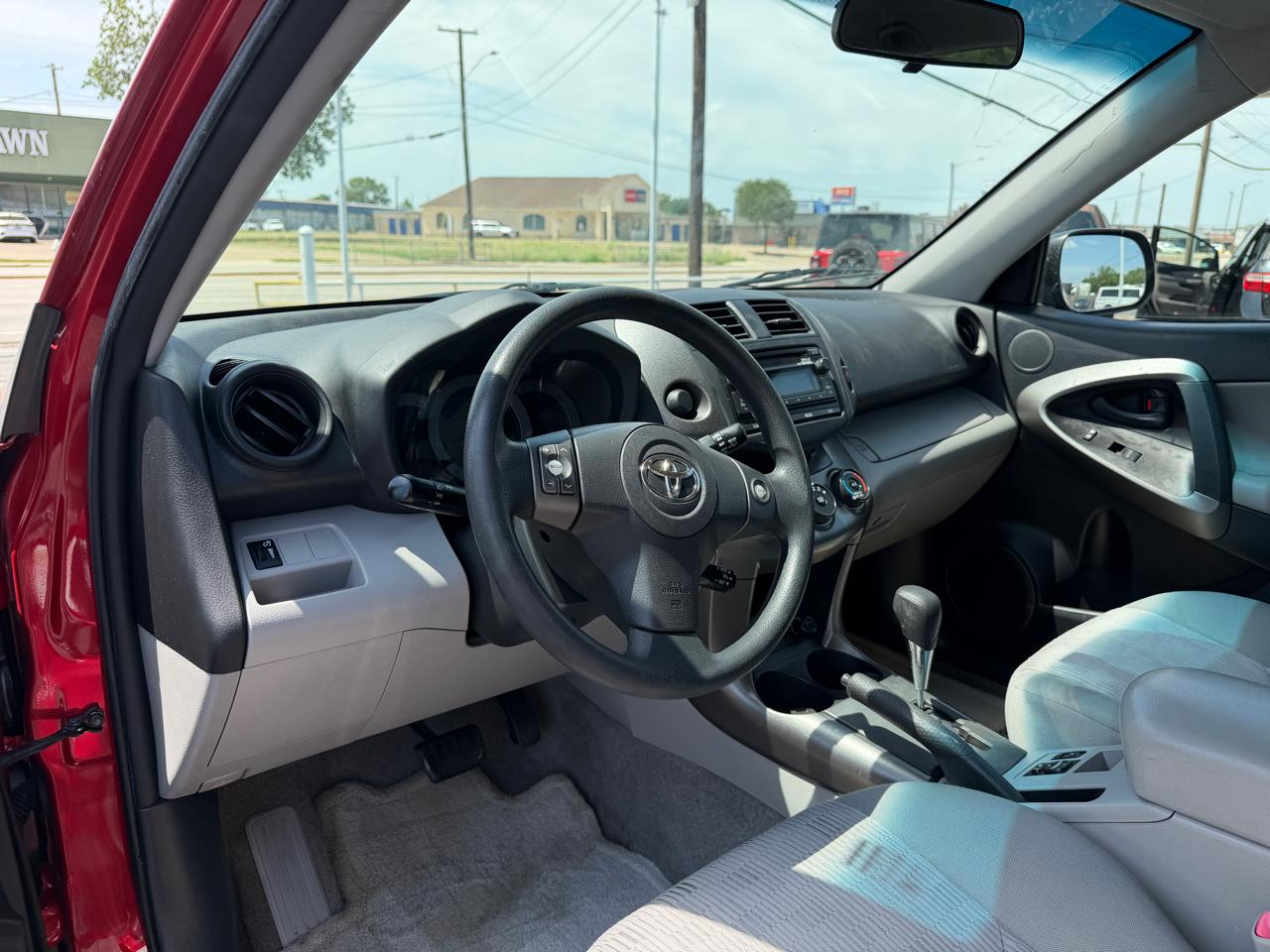 Toyota RAV4 Base I4 2WD 2012