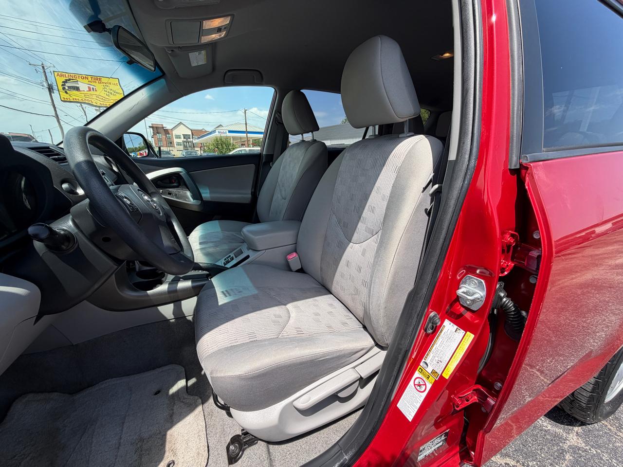 Toyota RAV4 Base I4 2WD 2012