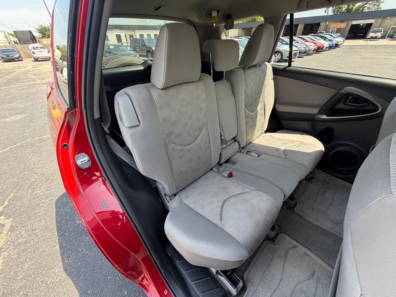 Toyota RAV4 Base I4 2WD 2012