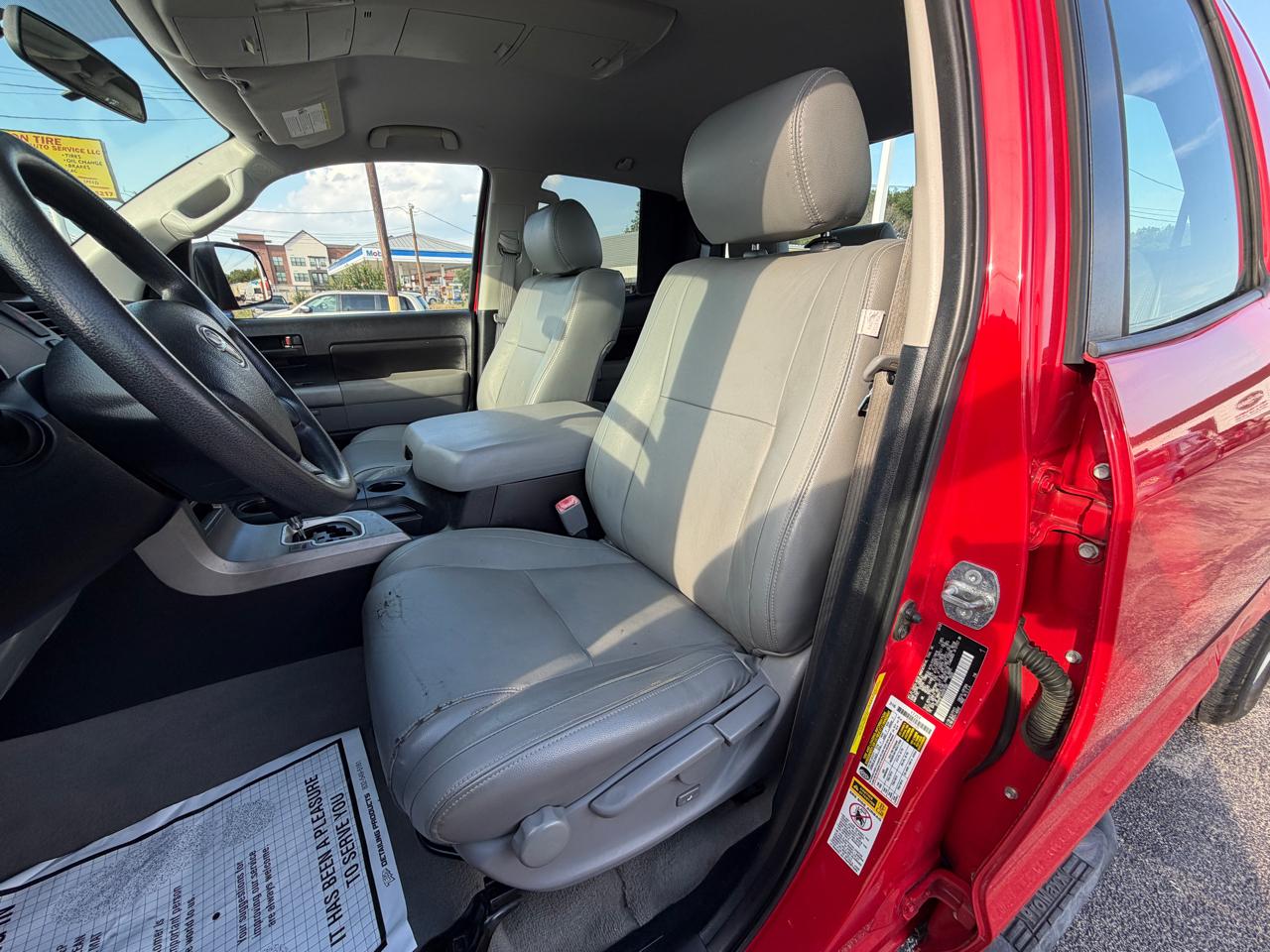 Toyota Tundra Tundra-Grade 5.7L Double Cab 2WD 2010