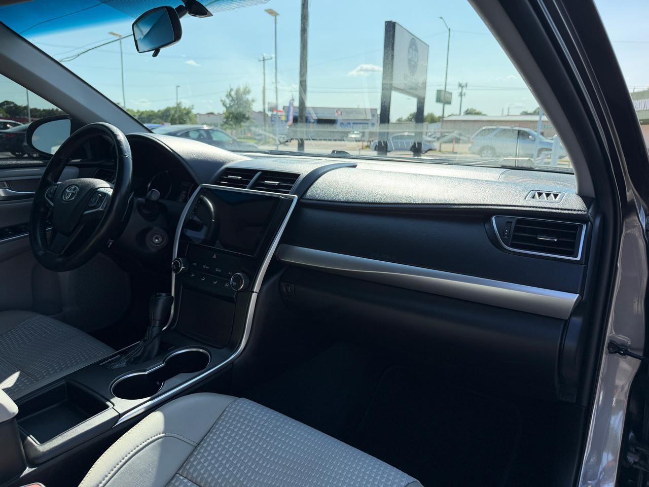 Toyota Camry SE 2015