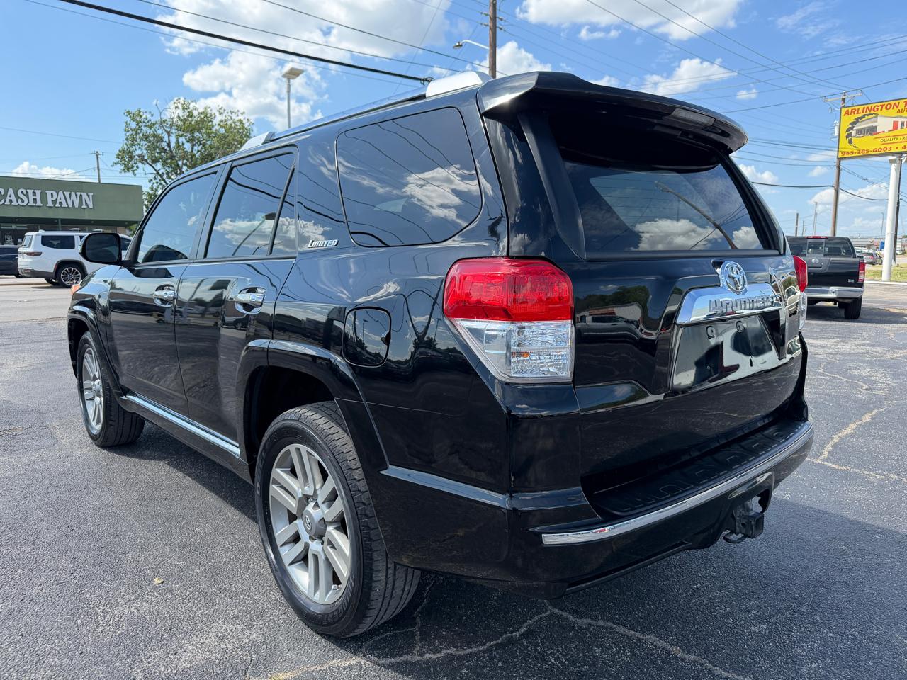 Toyota 4Runner Limited 2WD V6 2013