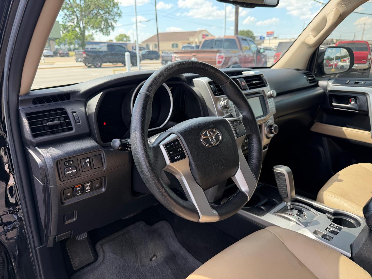 Toyota 4Runner Limited 2WD V6 2013