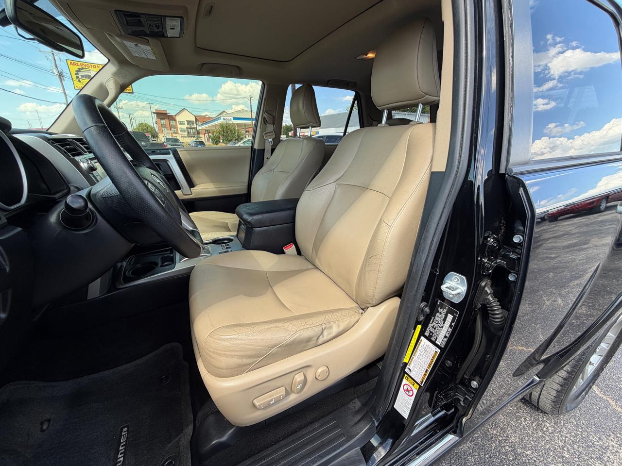 Toyota 4Runner Limited 2WD V6 2013