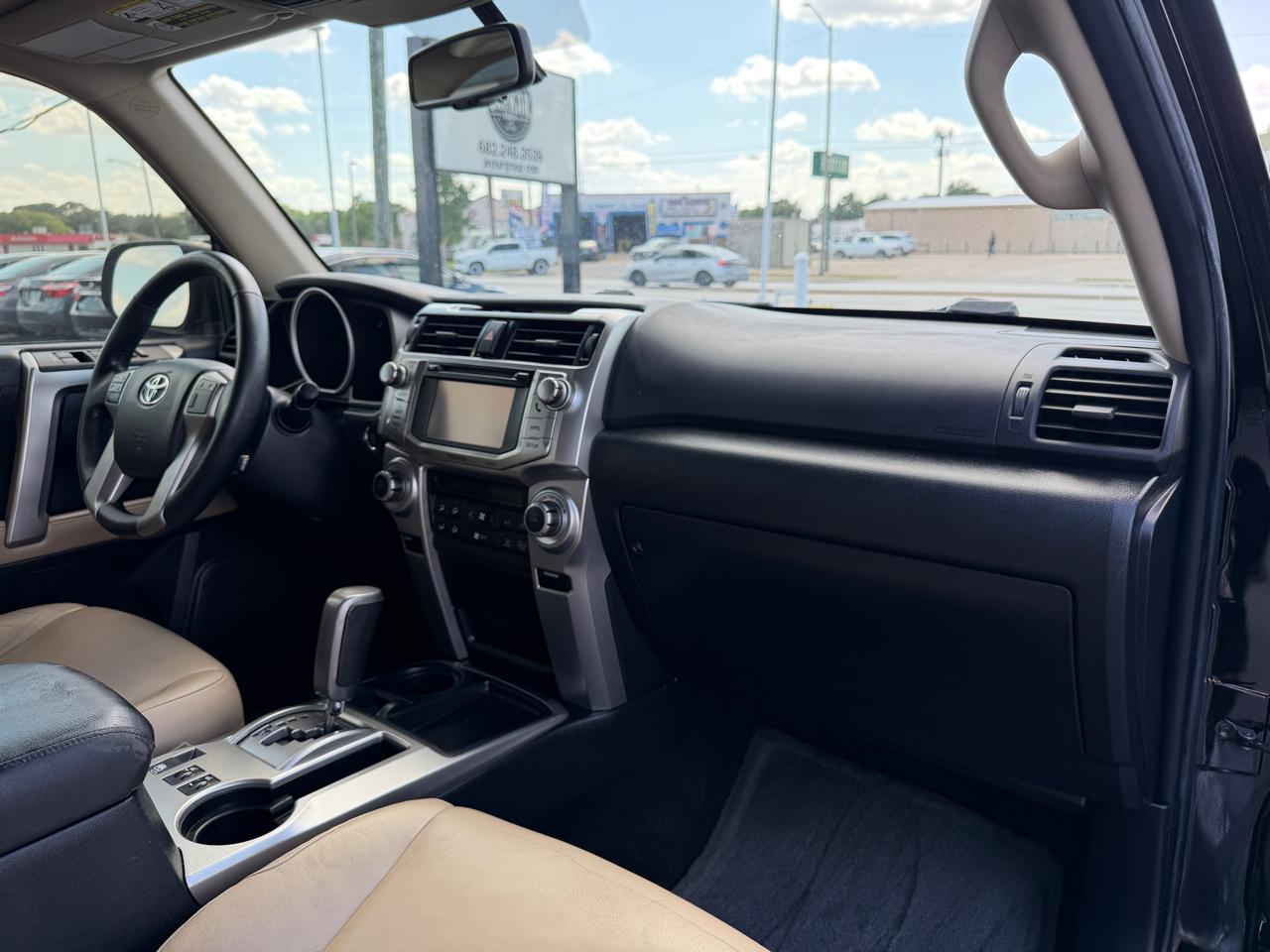 Toyota 4Runner Limited 2WD V6 2013