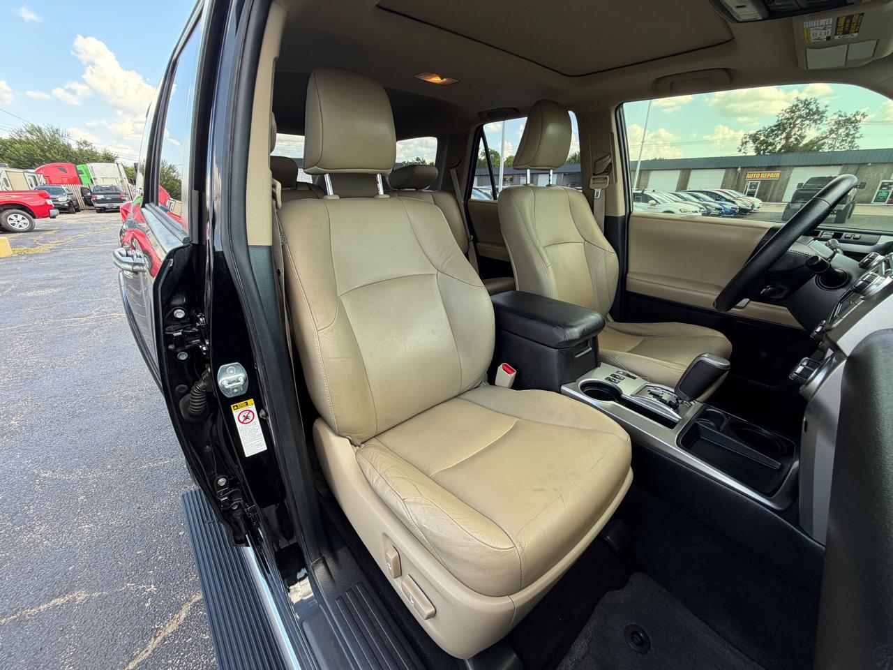 Toyota 4Runner Limited 2WD V6 2013