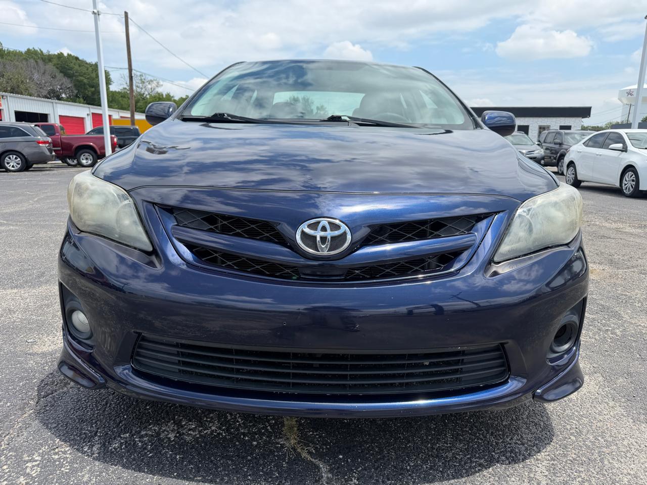 Toyota Corolla S 5-Speed MT 2013
