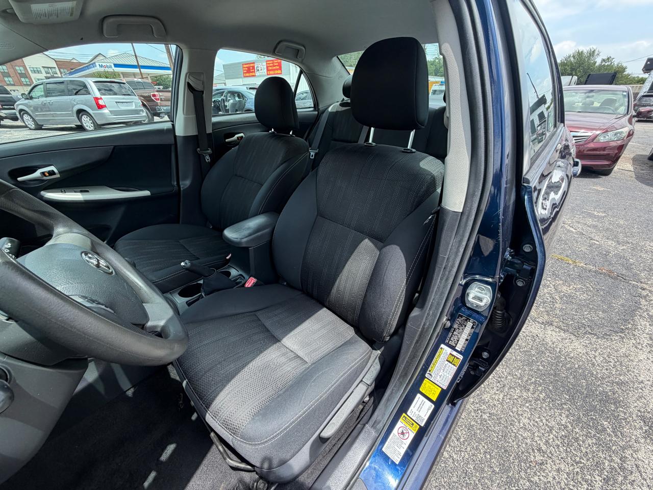 Toyota Corolla S 5-Speed MT 2013