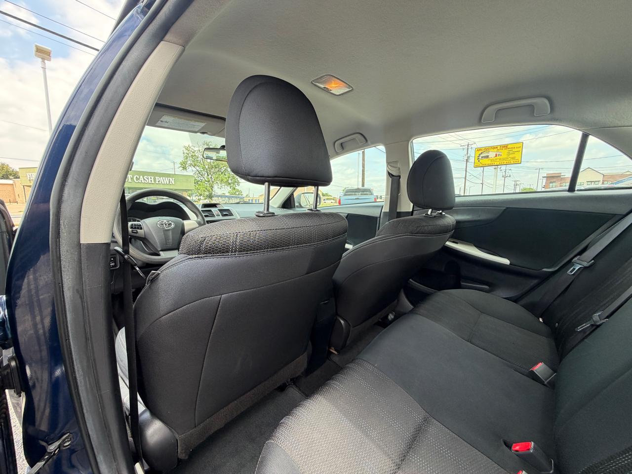 Toyota Corolla S 5-Speed MT 2013