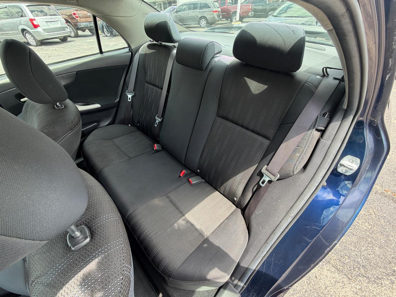 Toyota Corolla S 5-Speed MT 2013
