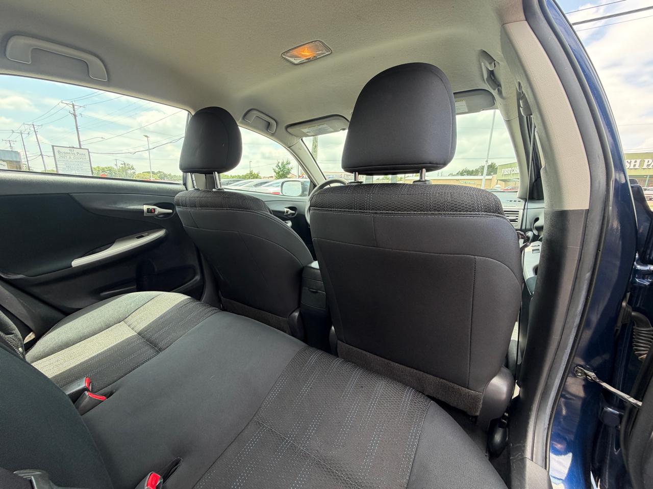 Toyota Corolla S 5-Speed MT 2013