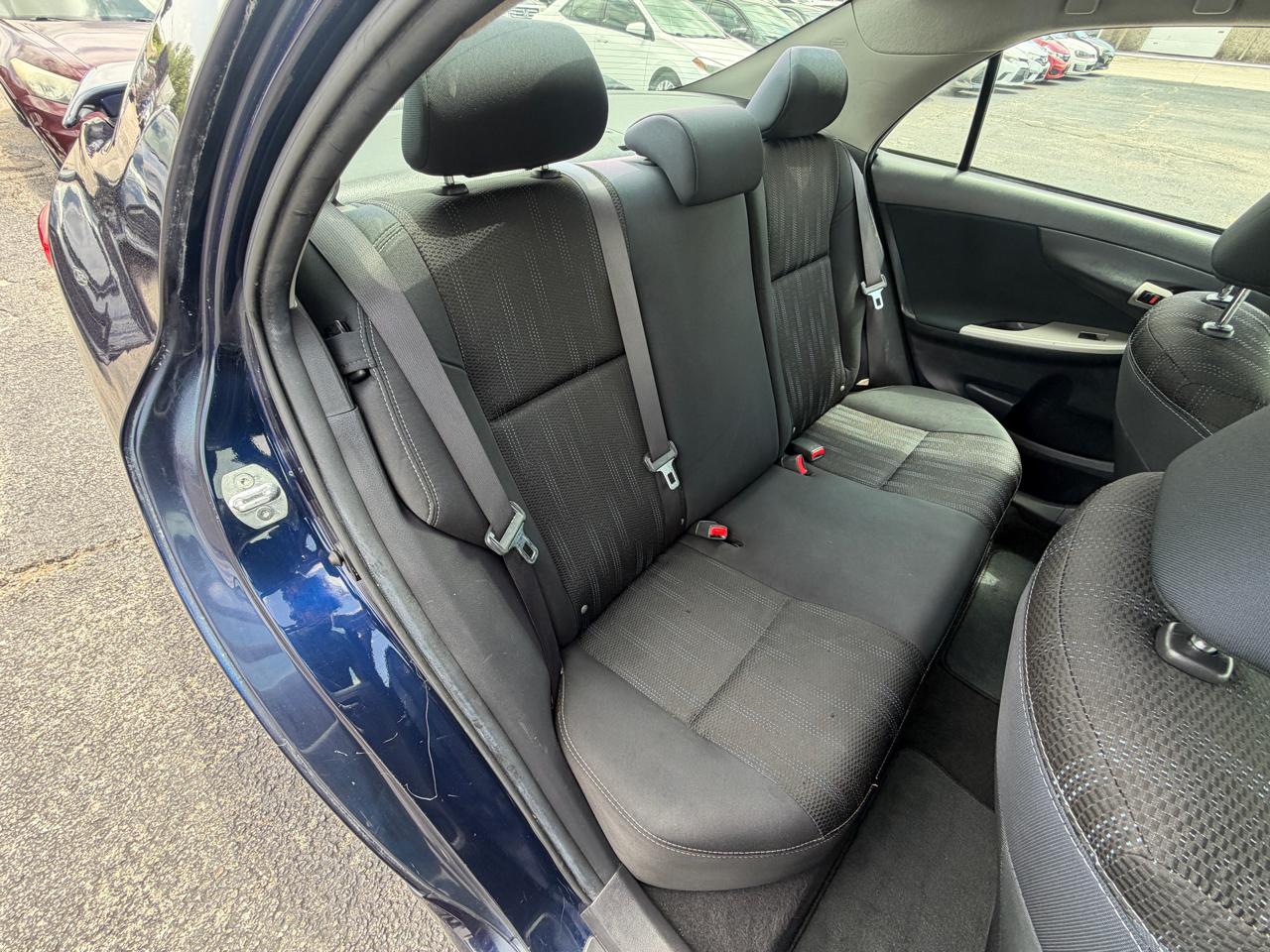 Toyota Corolla S 5-Speed MT 2013