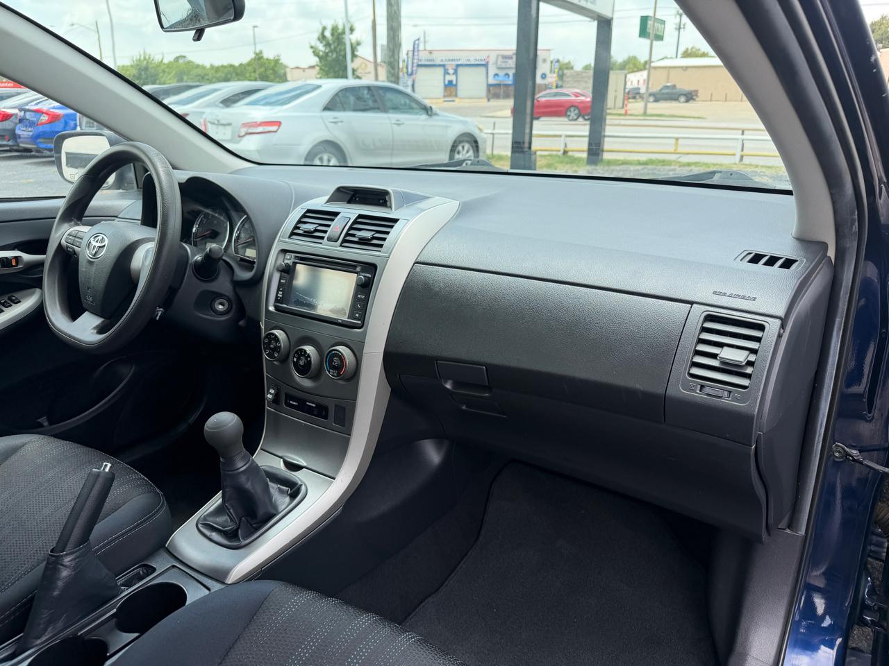 Toyota Corolla S 5-Speed MT 2013