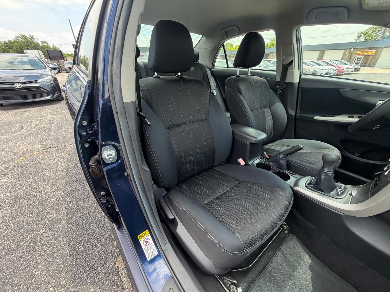 Toyota Corolla S 5-Speed MT 2013