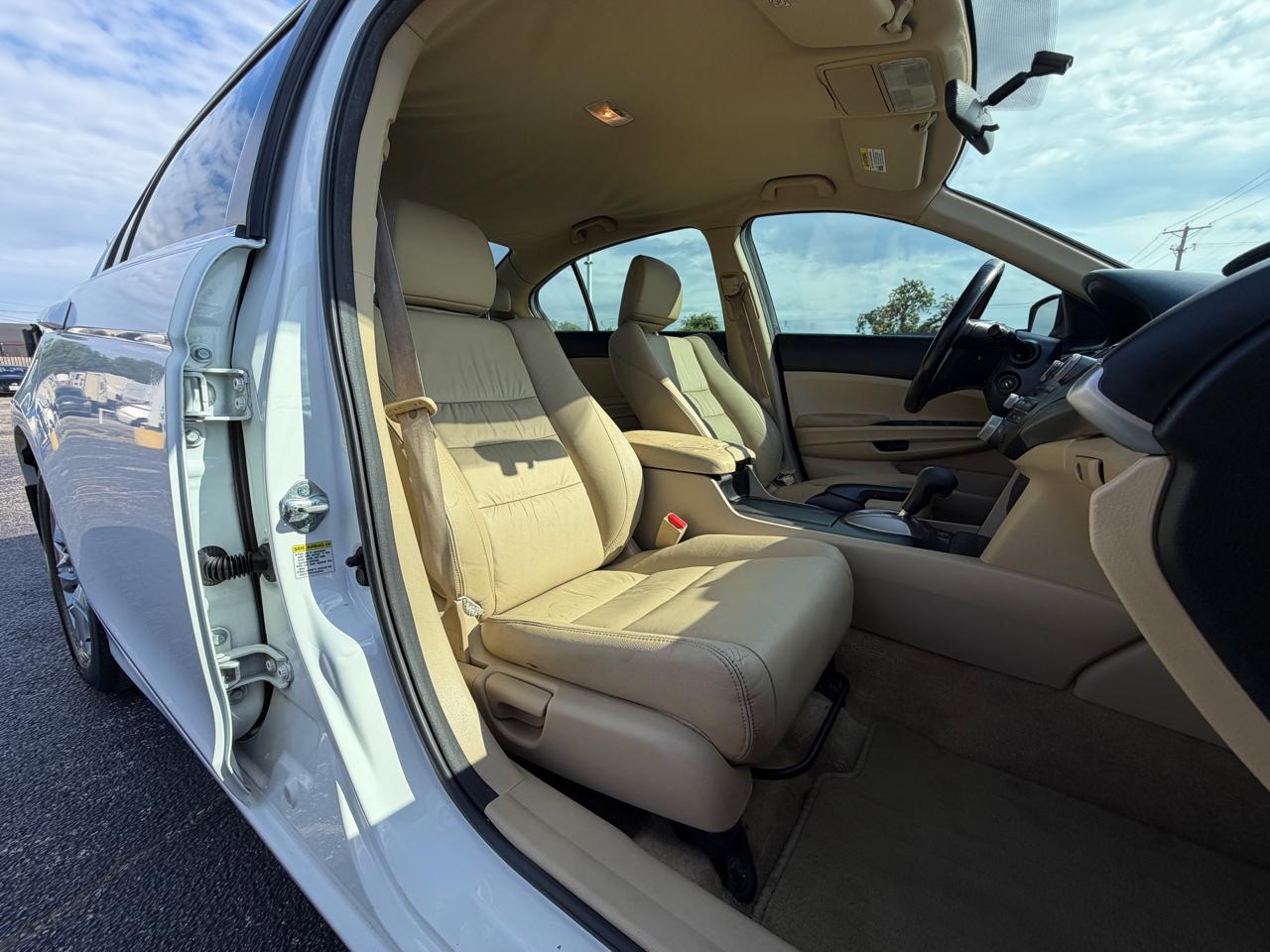 Honda Accord SE Sedan AT 2011