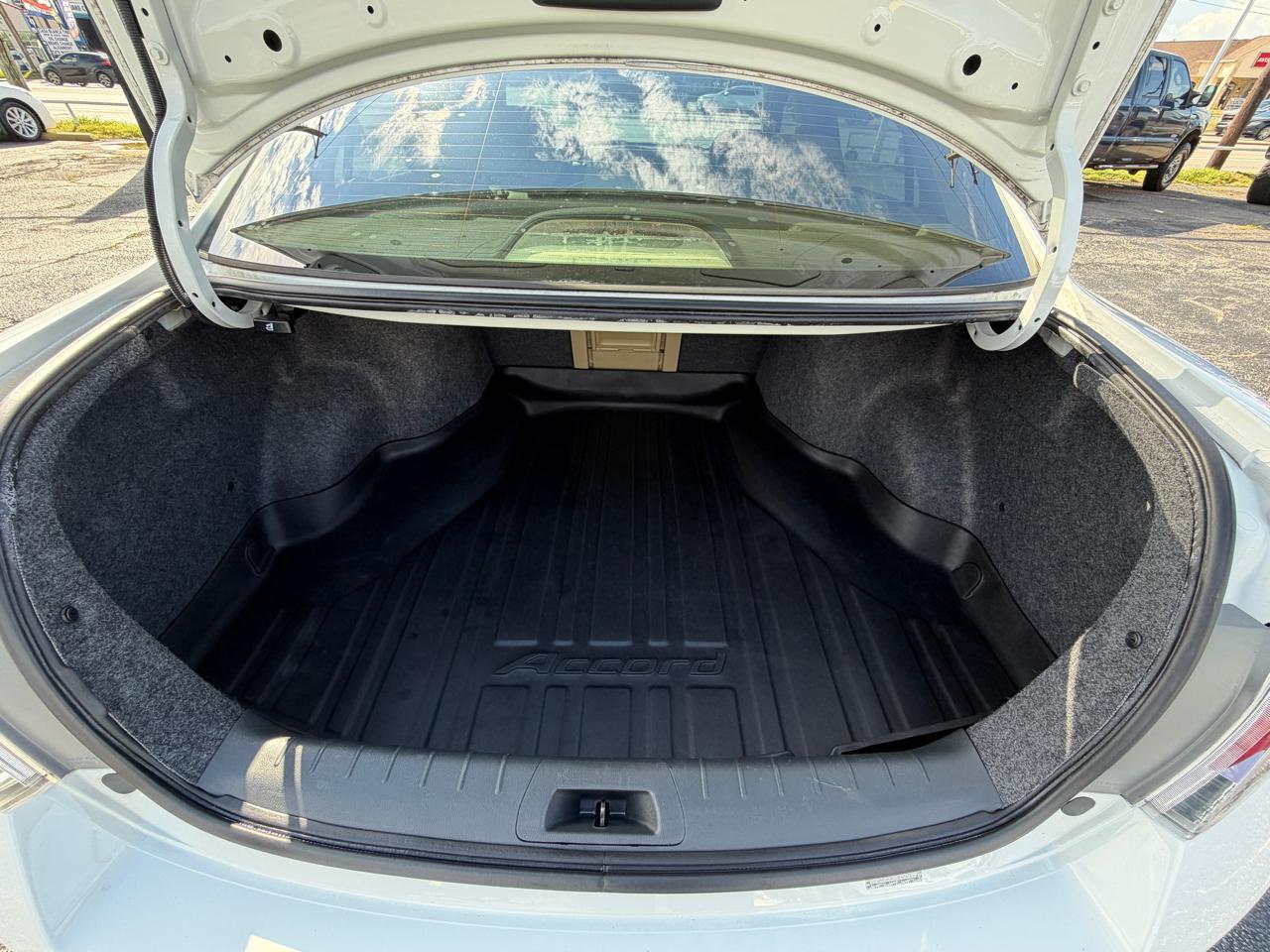 Honda Accord SE Sedan AT 2011
