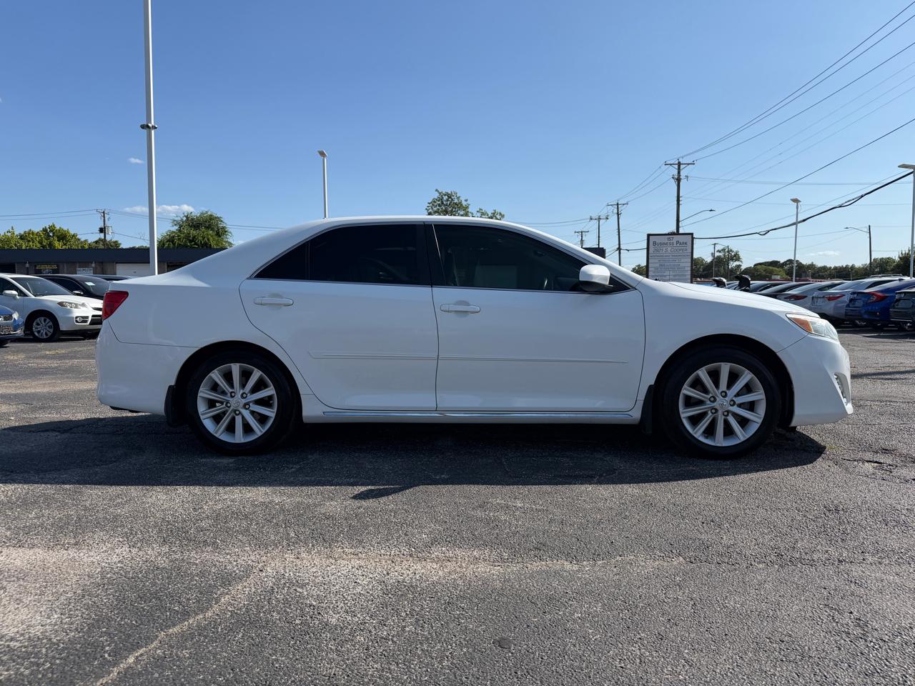 Toyota Camry SE V6 2013