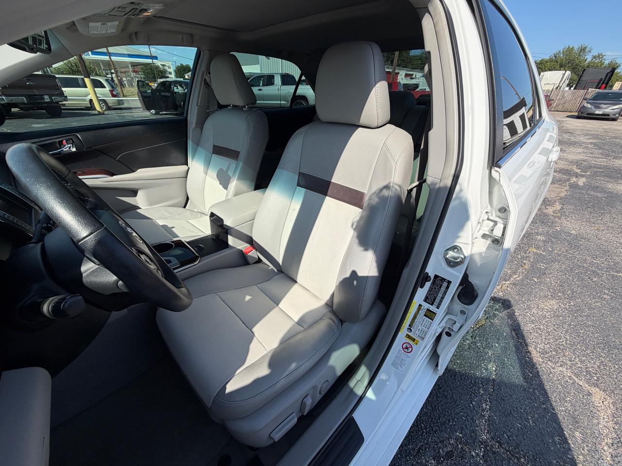 Toyota Camry SE V6 2013