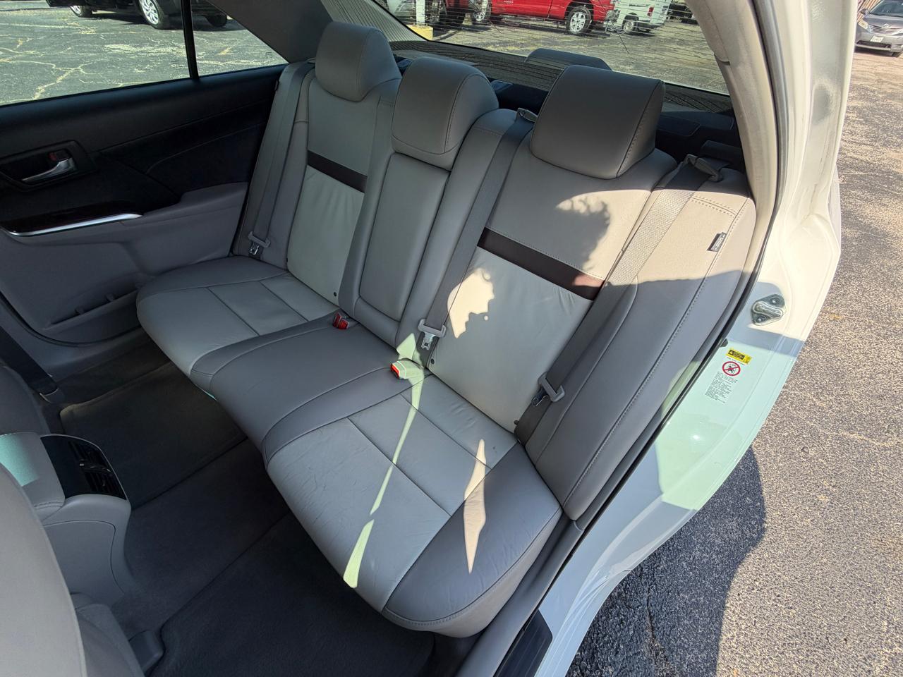 Toyota Camry SE V6 2013