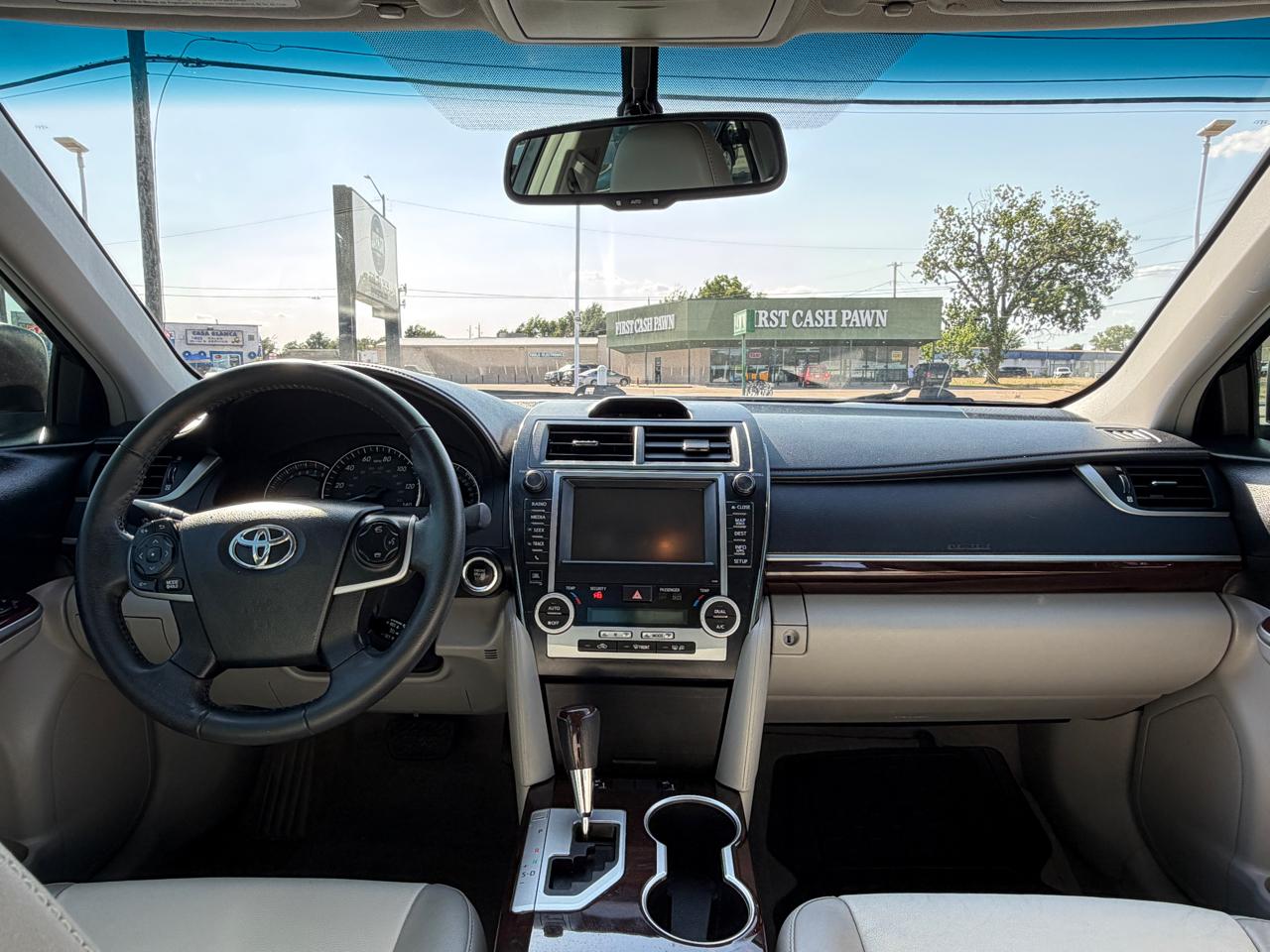 Toyota Camry SE V6 2013