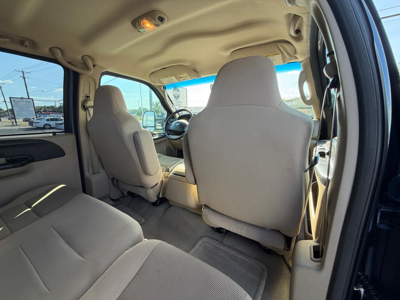 Ford F-250 SD XL Crew Cab 4WD 2005