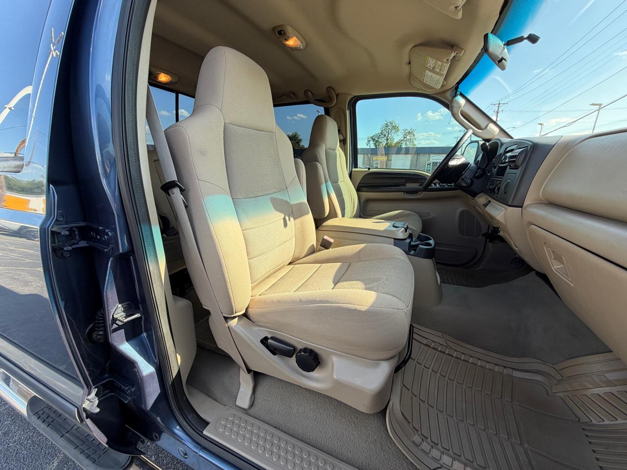 Ford F-250 SD XL Crew Cab 4WD 2005