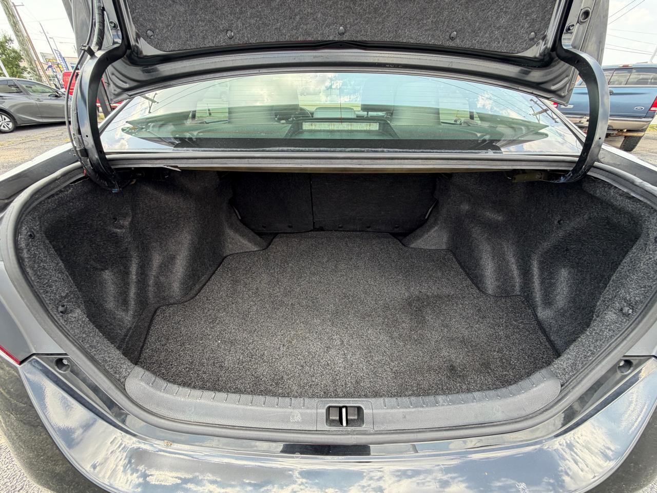 Toyota Corolla LE Plus 4D Sedan 2016