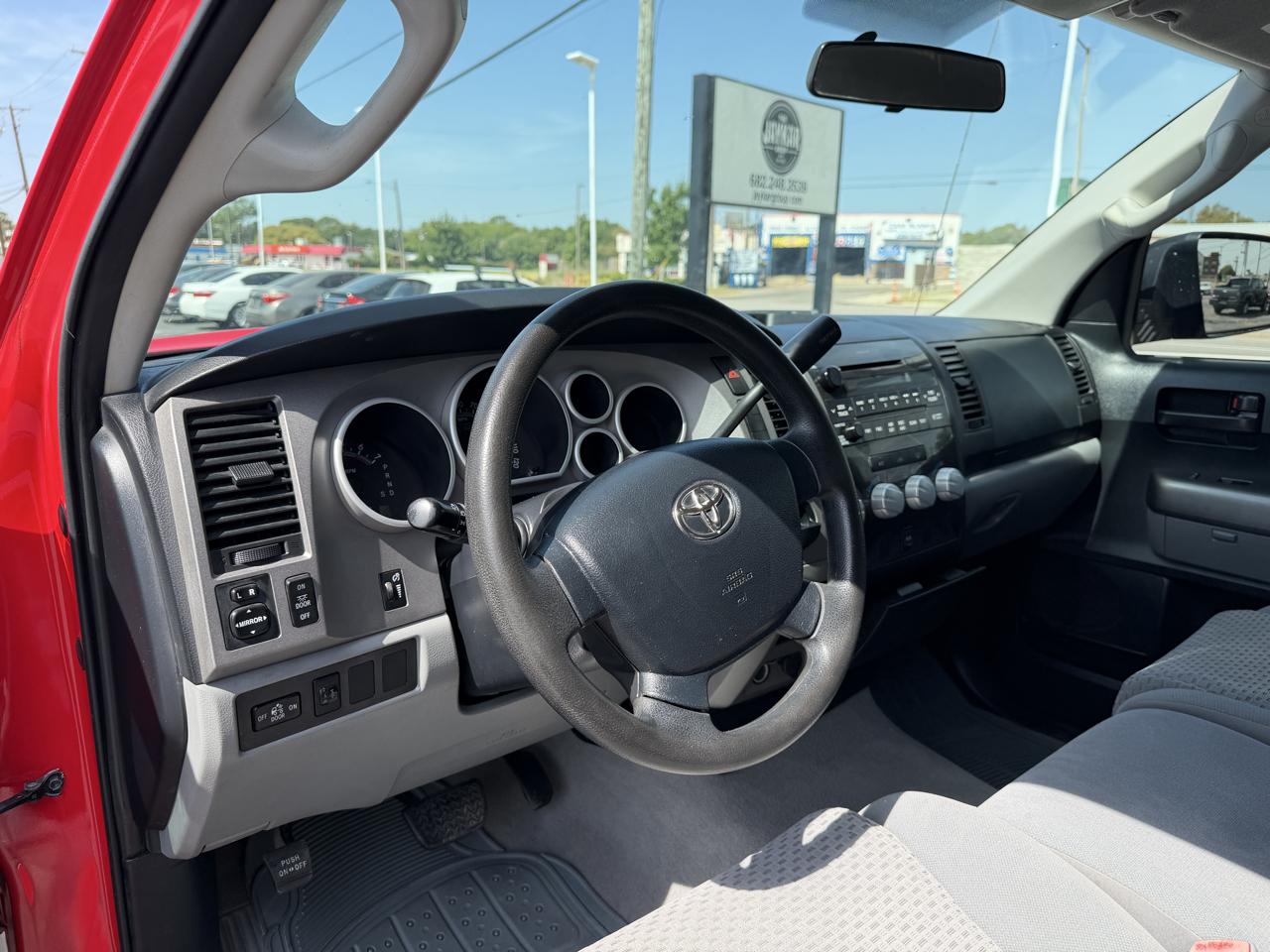 Toyota Tundra Tundra-Grade CrewMax 4.6L 2WD 2011
