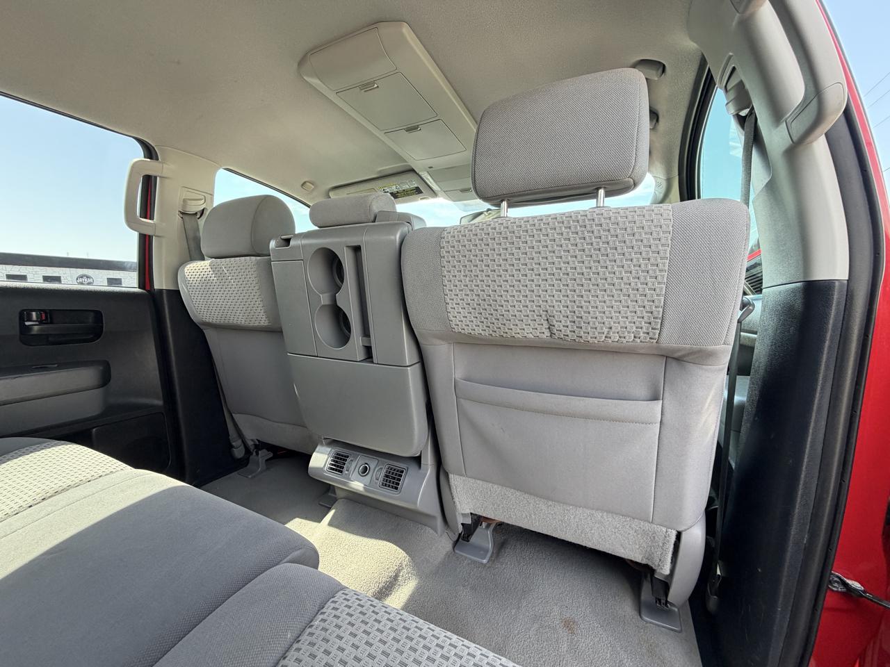 Toyota Tundra Tundra-Grade CrewMax 4.6L 2WD 2011
