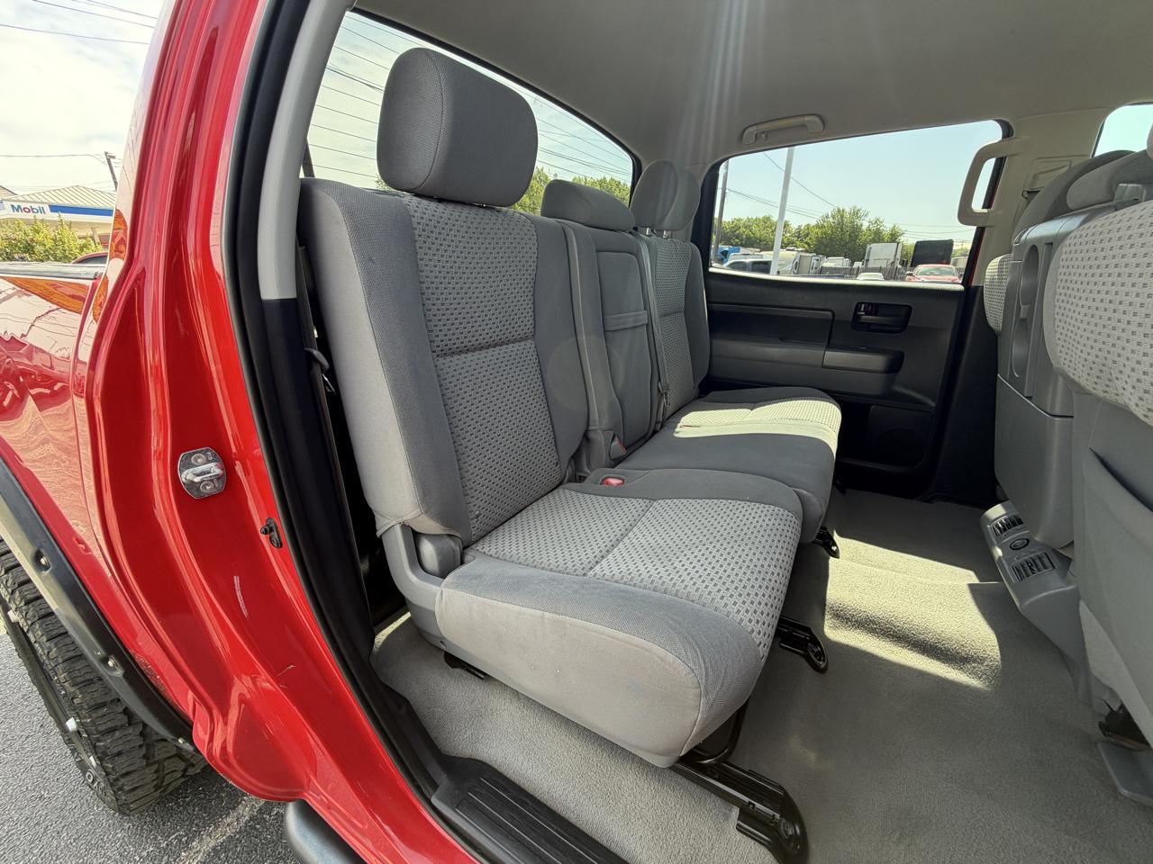 Toyota Tundra Tundra-Grade CrewMax 4.6L 2WD 2011