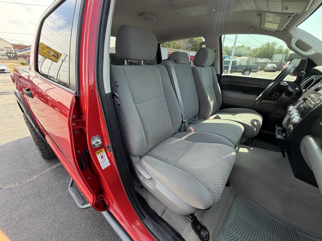 Toyota Tundra Tundra-Grade CrewMax 4.6L 2WD 2011