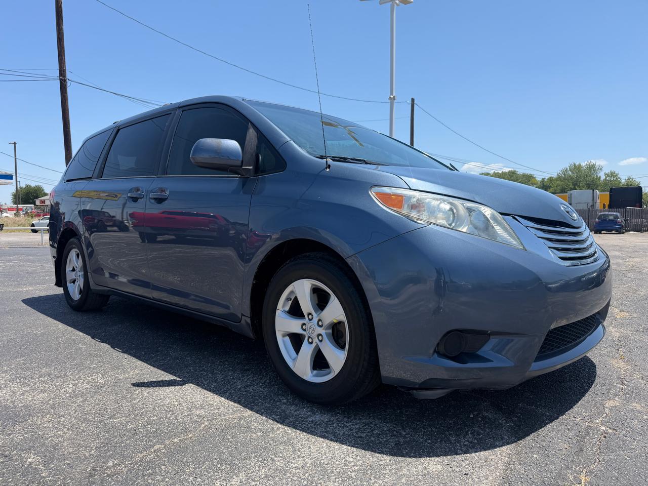 Toyota Sienna LE FWD 8-Passenger V6 2014