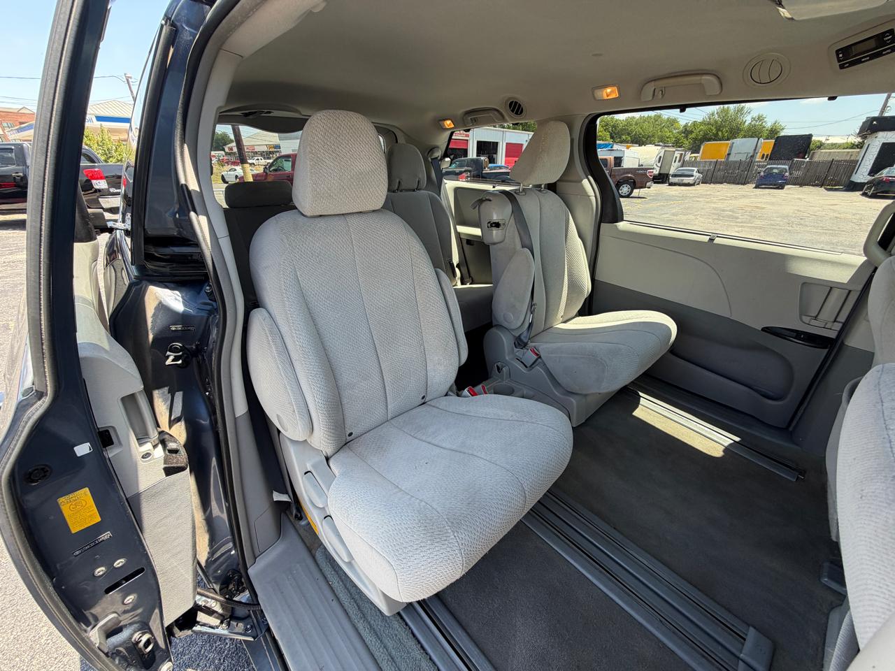 Toyota Sienna LE FWD 8-Passenger V6 2014